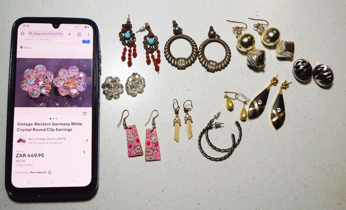 10 pairs of VINTAGE earrings