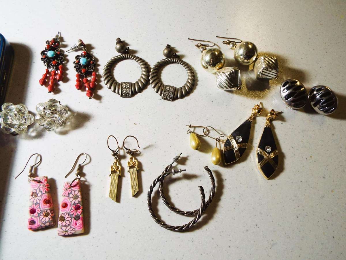 10 pairs of VINTAGE earrings