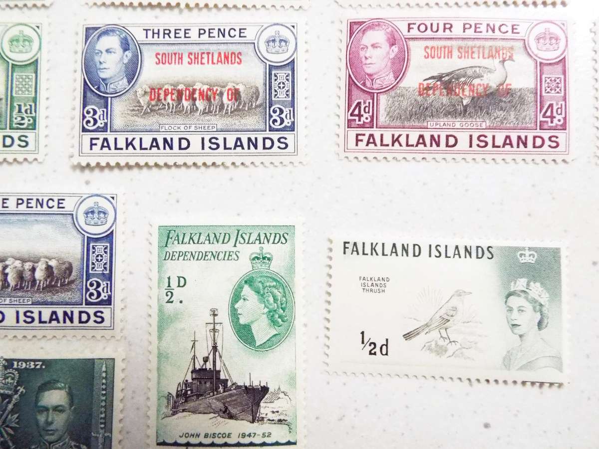 FRAKLAND ISLANDS GROUP   (1936-1952 ) HIGH VALUE LOT OF 17 STAMPS