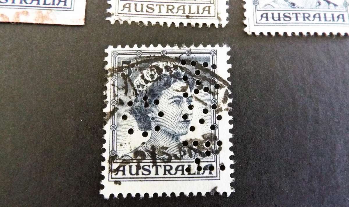 AUSTRALIAN VERAITY LOT OF ELIZABETH 11 (MUST LOOK )