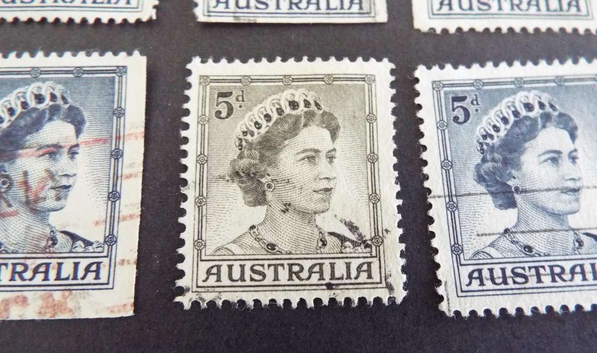 AUSTRALIAN VERAITY LOT OF ELIZABETH 11 (MUST LOOK )