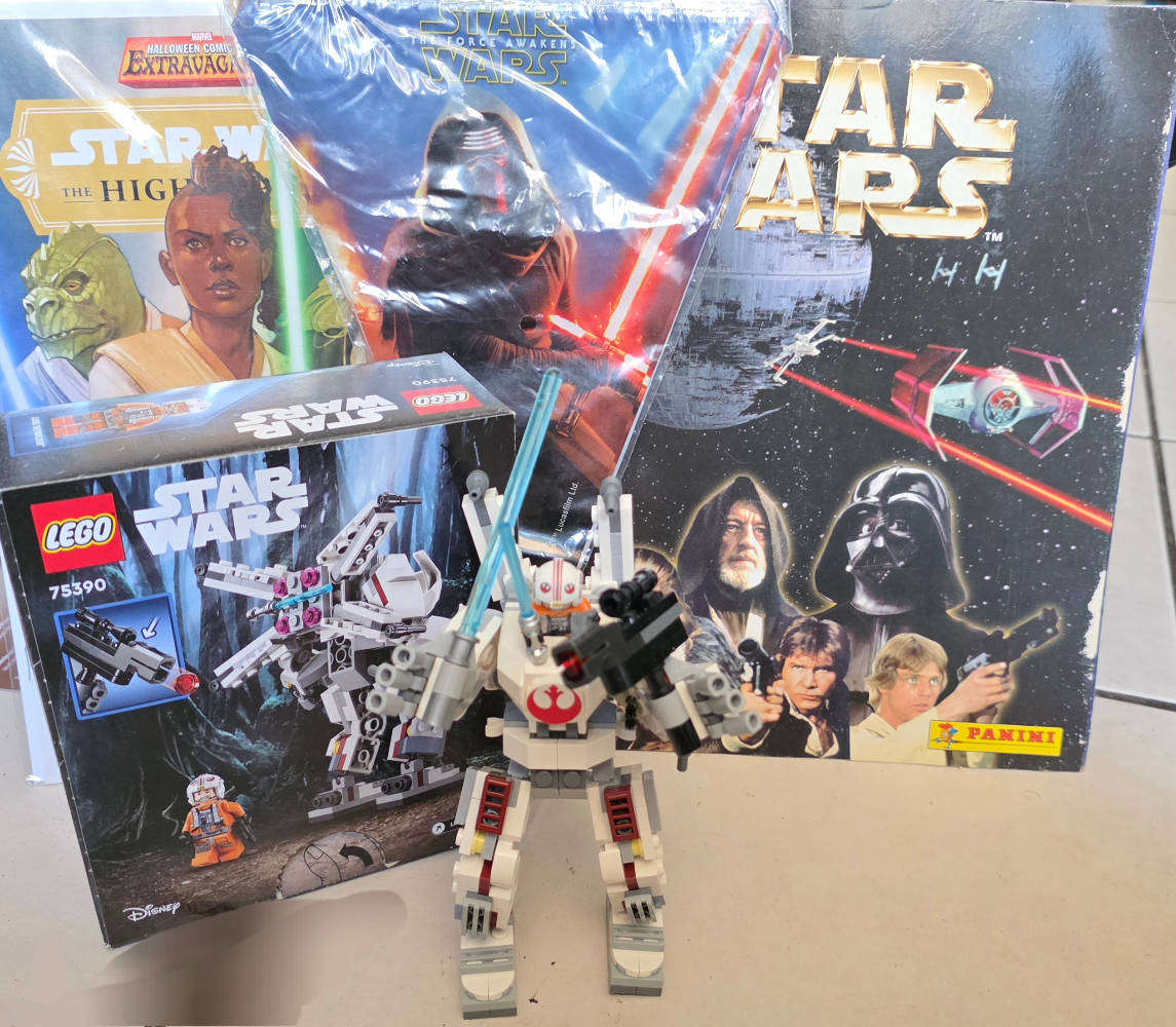 Star wars lucky packet Lego, comic and empty sticker book