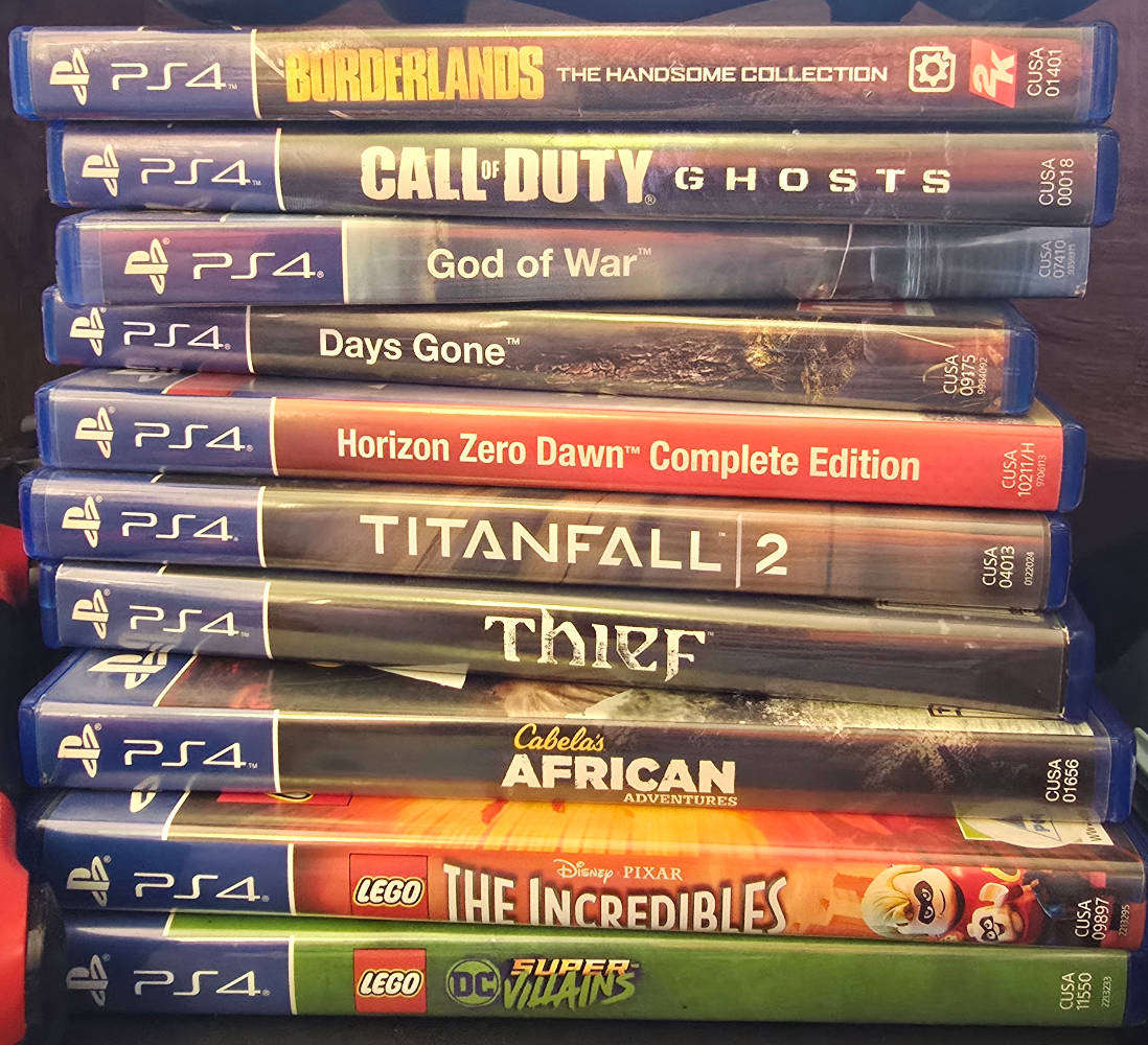 PS4 console, games and controllers PLS READ