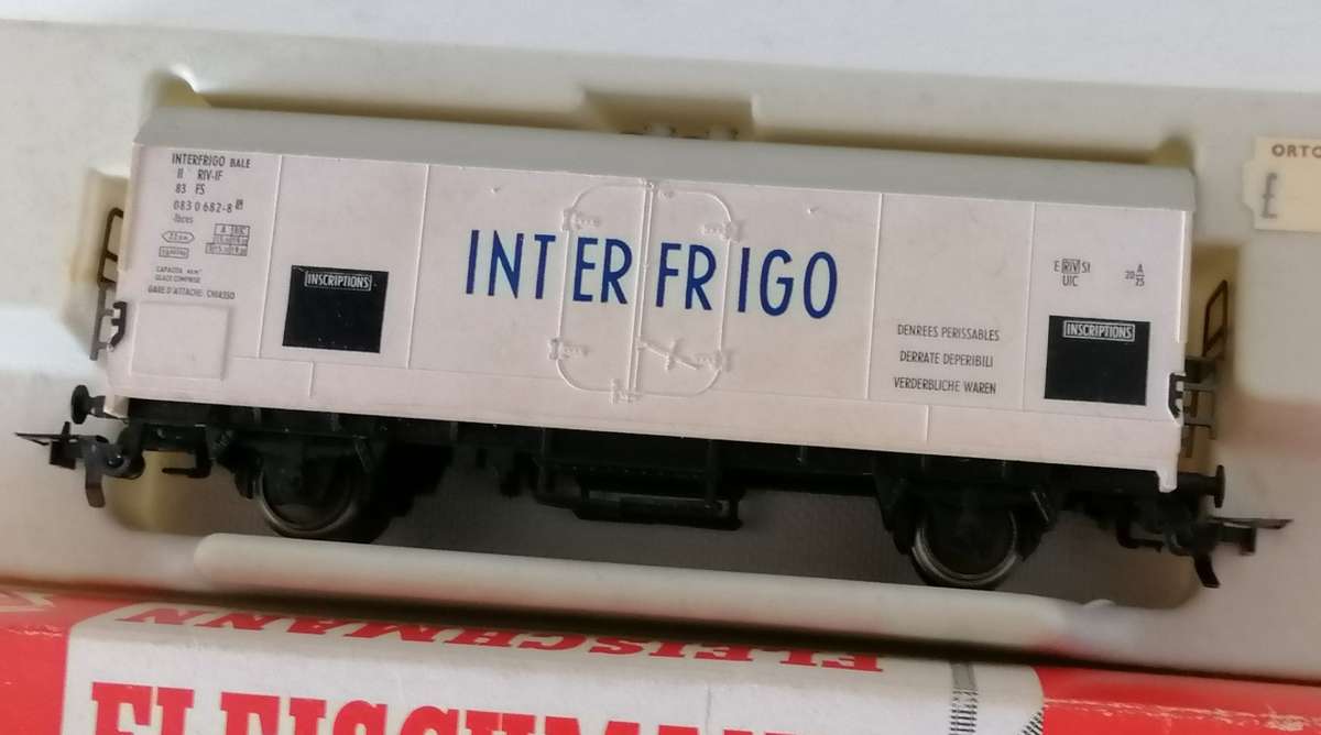 3x Fleischmann HO wagons