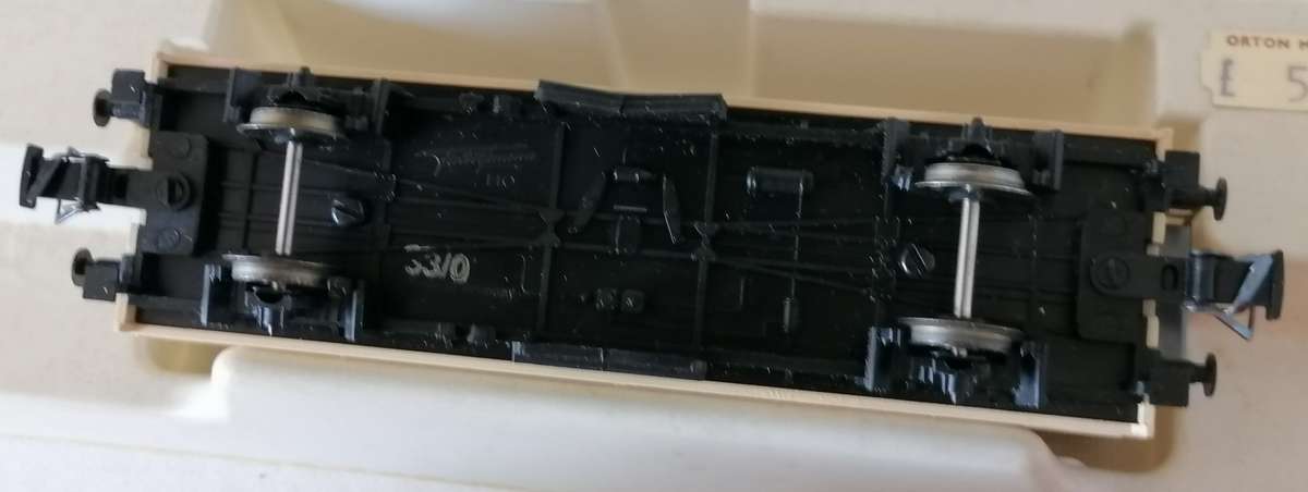 3x Fleischmann HO wagons