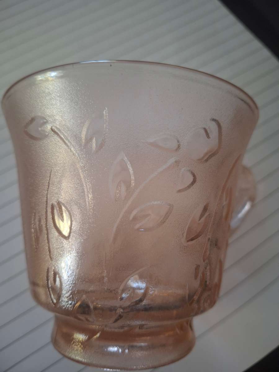 Pink glass set 6 cups and 4 saucers