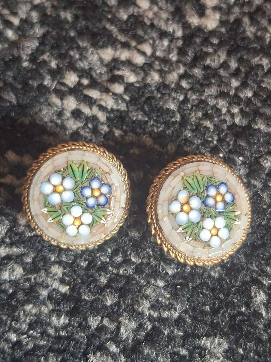 Vintage round Micro Mosaic clipp on earrings