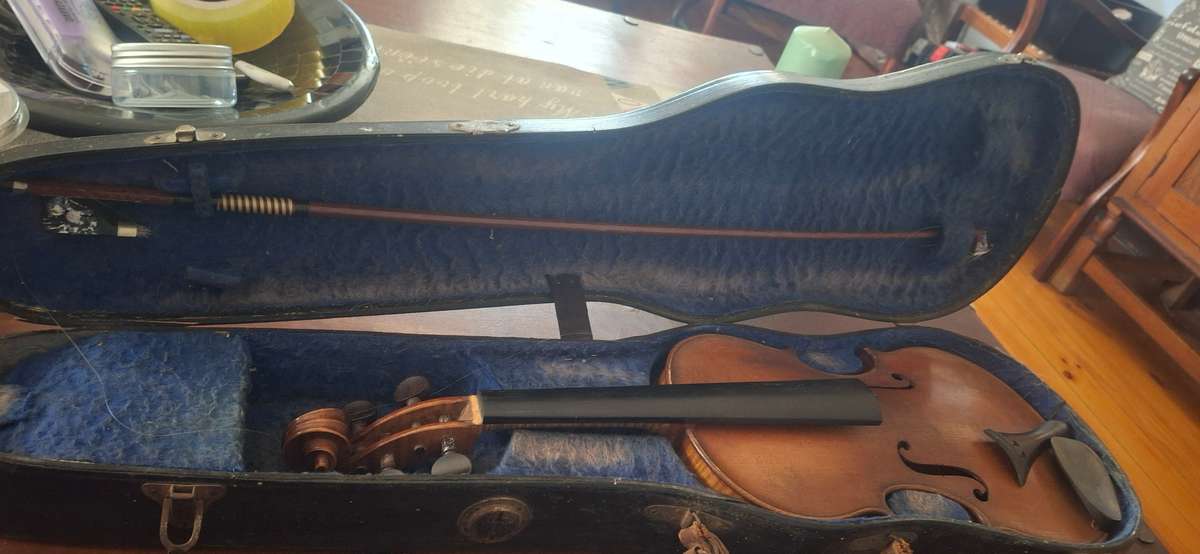 vintage violin in box
