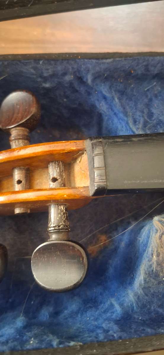 vintage violin in box