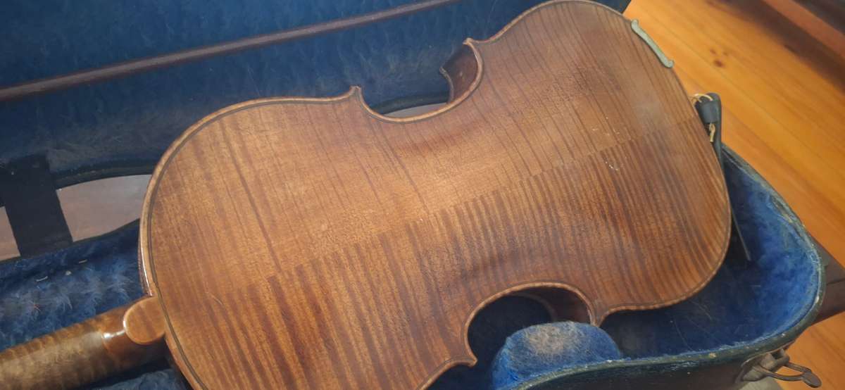 vintage violin in box