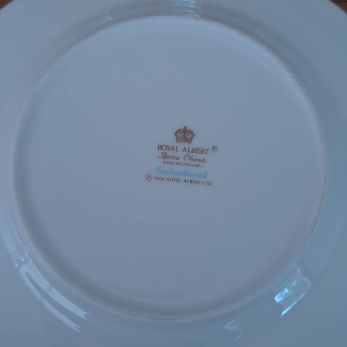 Royal Albert Trio - Enchantment (Trio number 2)