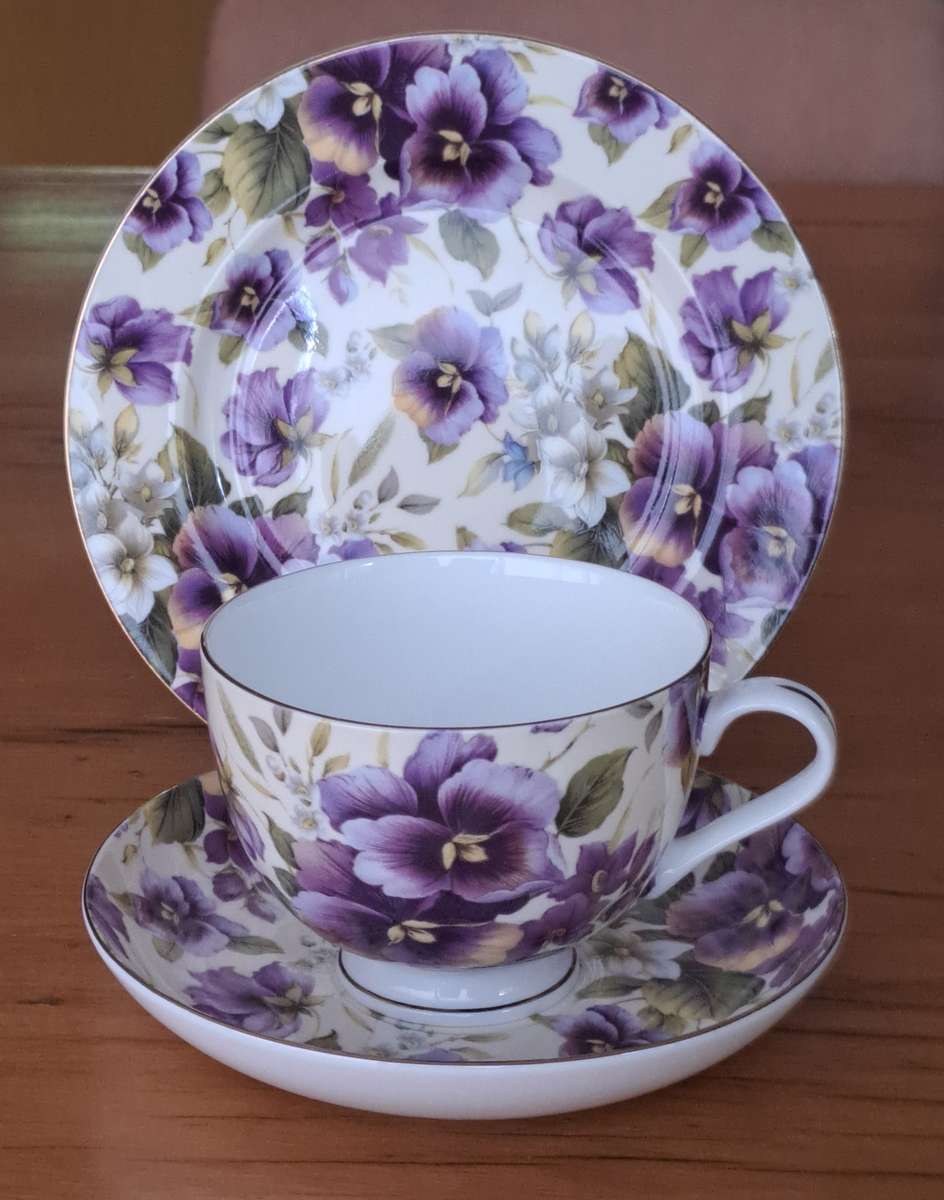 Maxwell Williams Trio 'Cream Pansy'