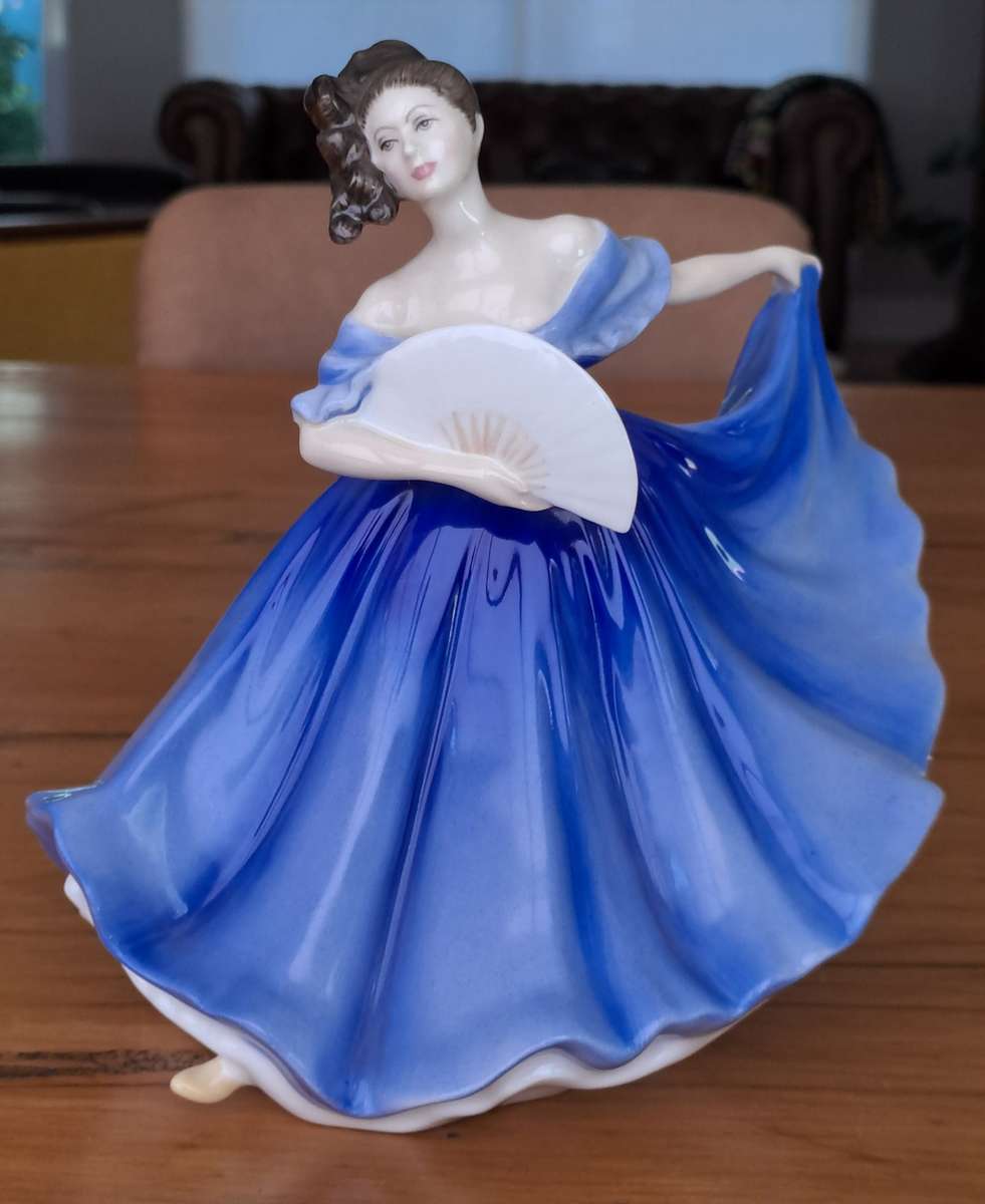 Royal Doulton Figurine - Elaine HN2791