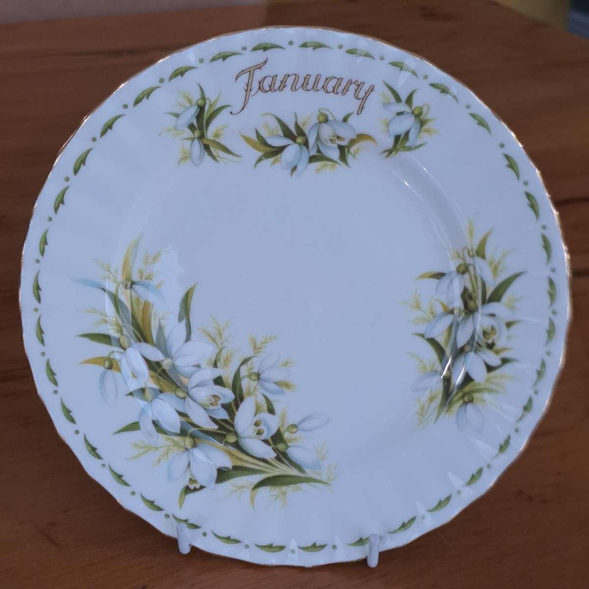 Royal Albert Flower of the Month Plate - January (16 cm)