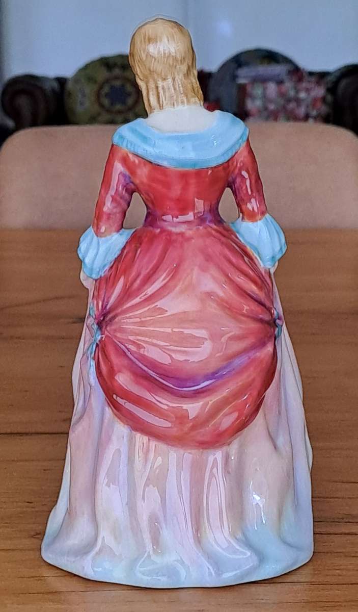 Paragon Figurine 'Lady Anne'