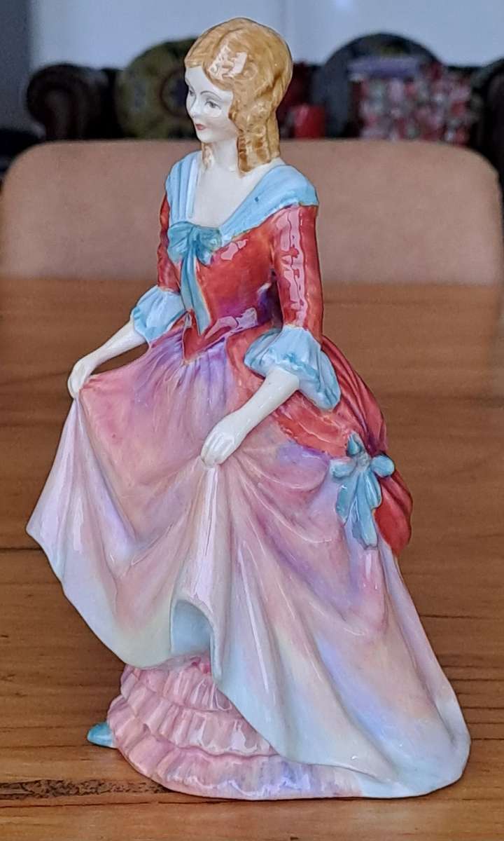 Paragon Figurine 'Lady Anne'