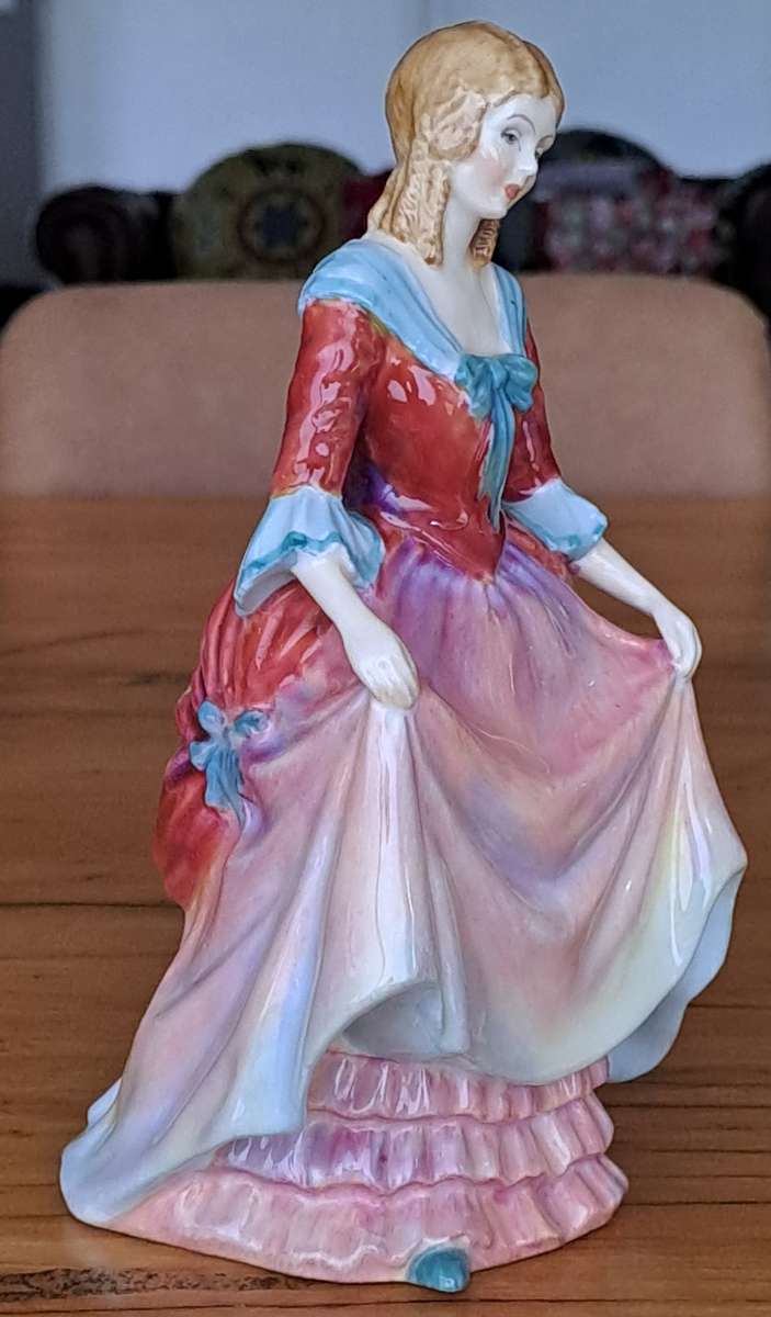 Paragon Figurine 'Lady Anne'
