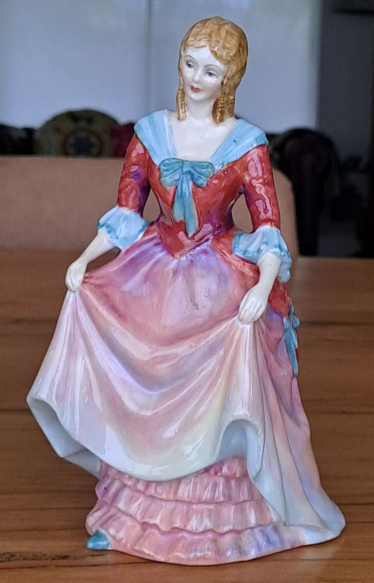 Paragon Figurine 'Lady Anne'