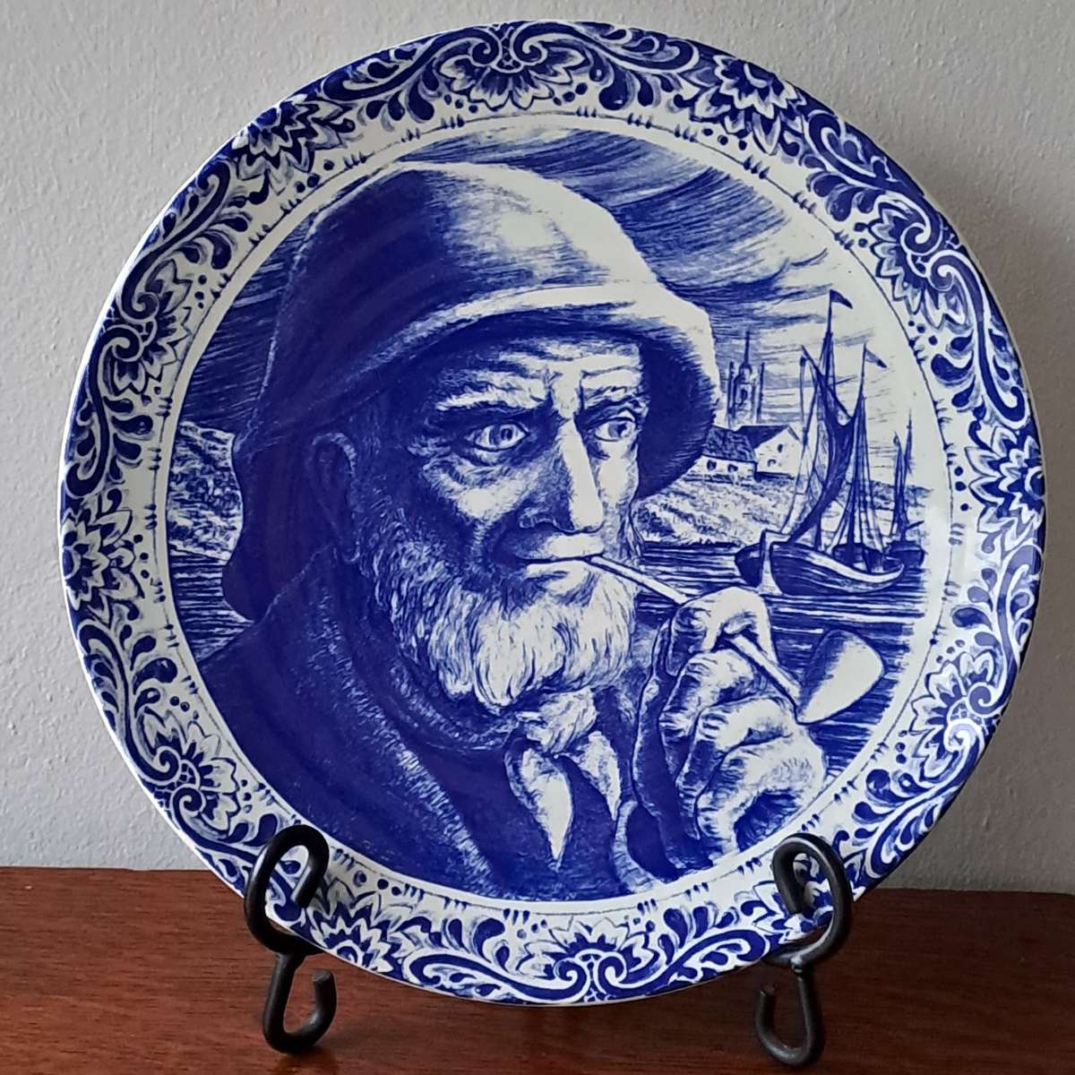 Delft Charger 'The Fisherman'