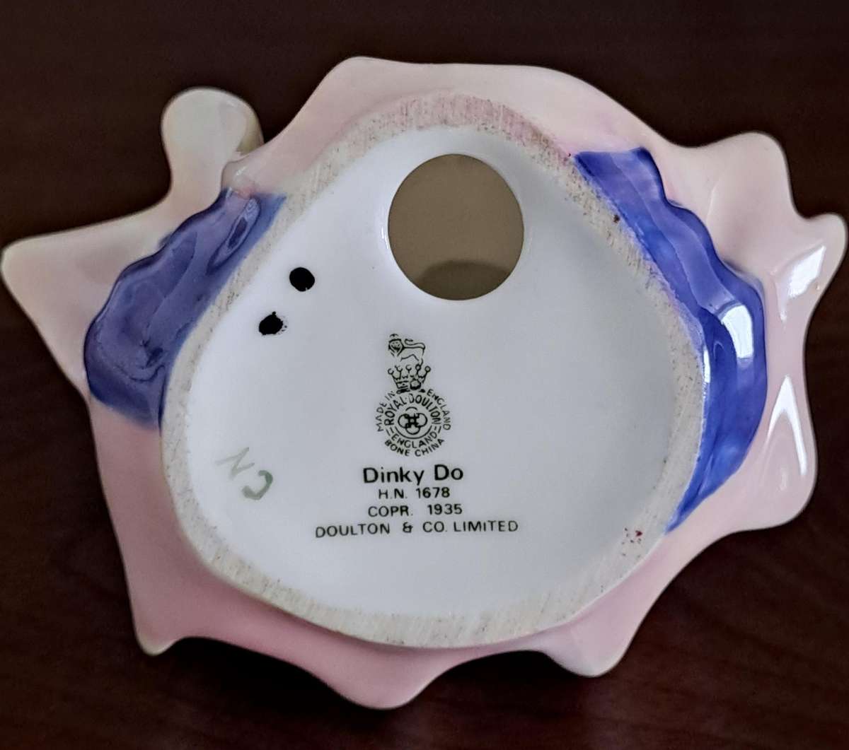 Royal Doulton 'Dinky Do' HN1678