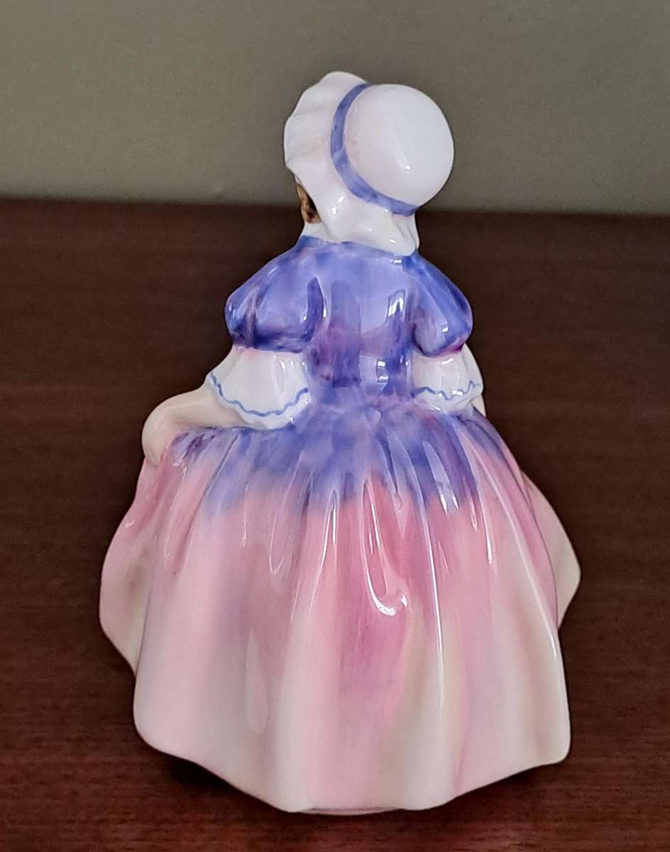 Royal Doulton 'Dinky Do' HN1678
