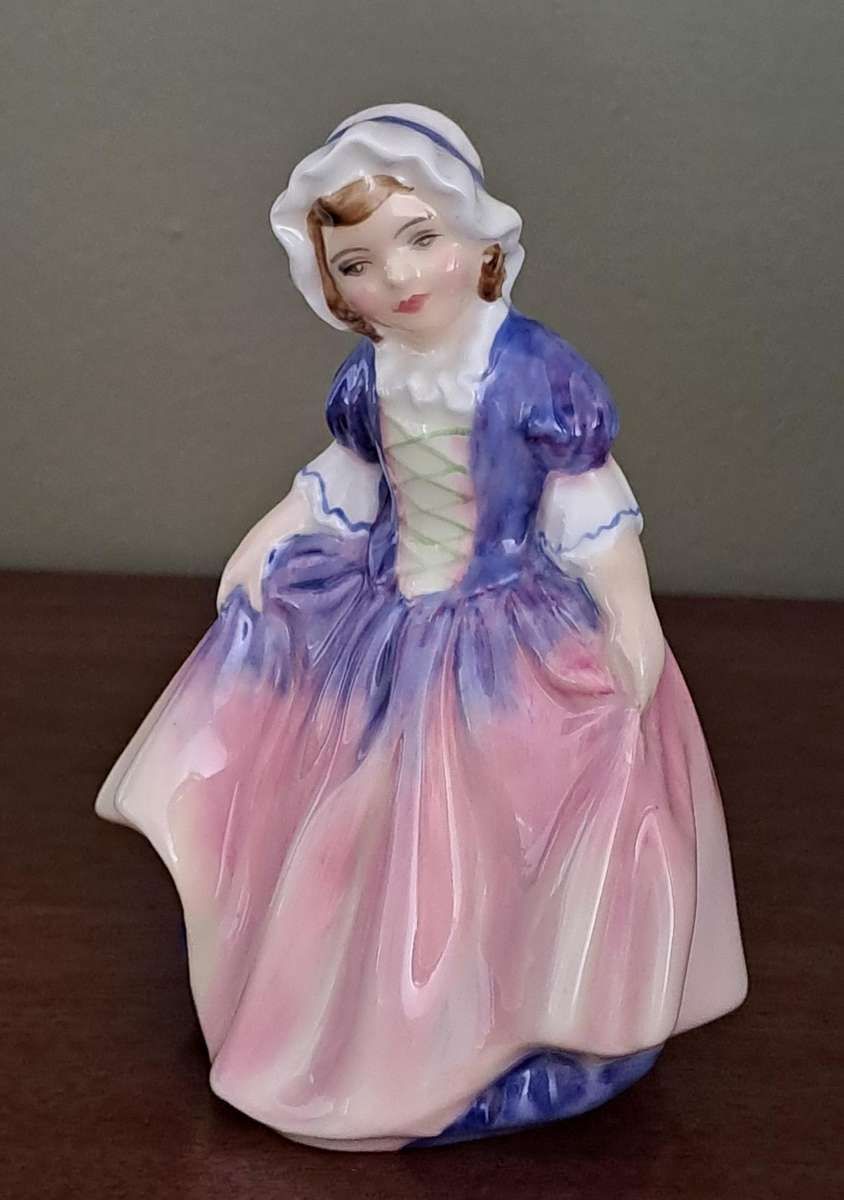 Royal Doulton 'Dinky Do' HN1678