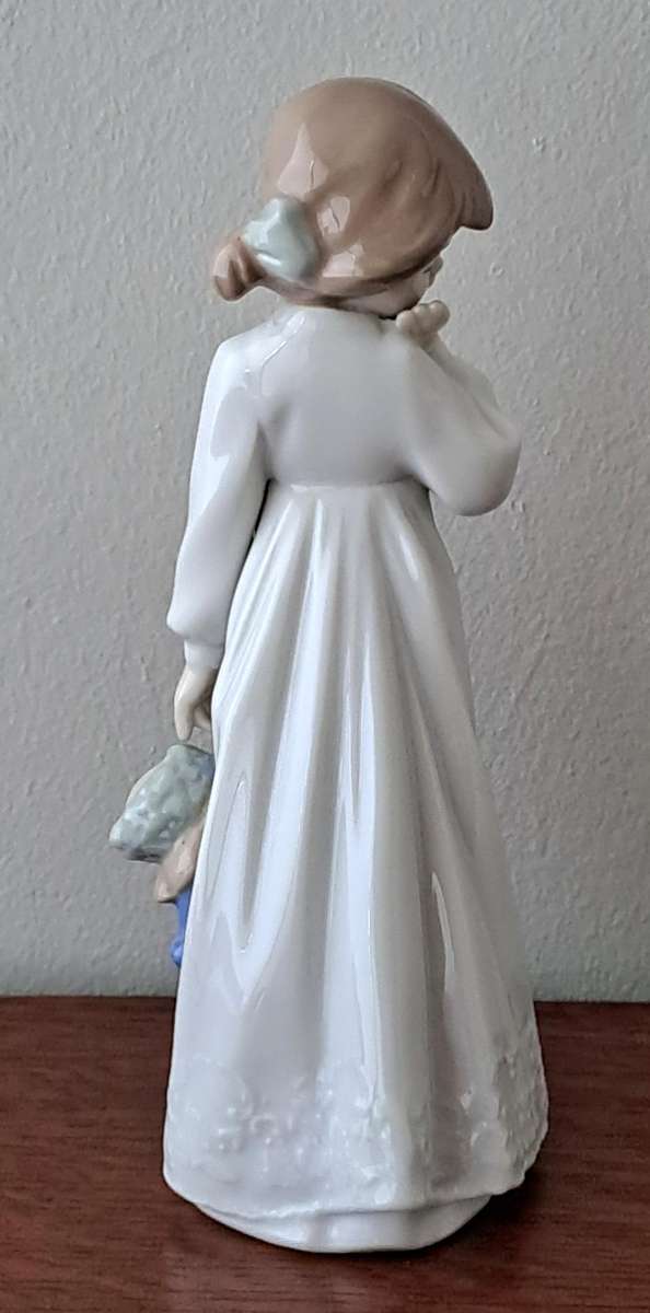 NAO by Lladro Bedtime