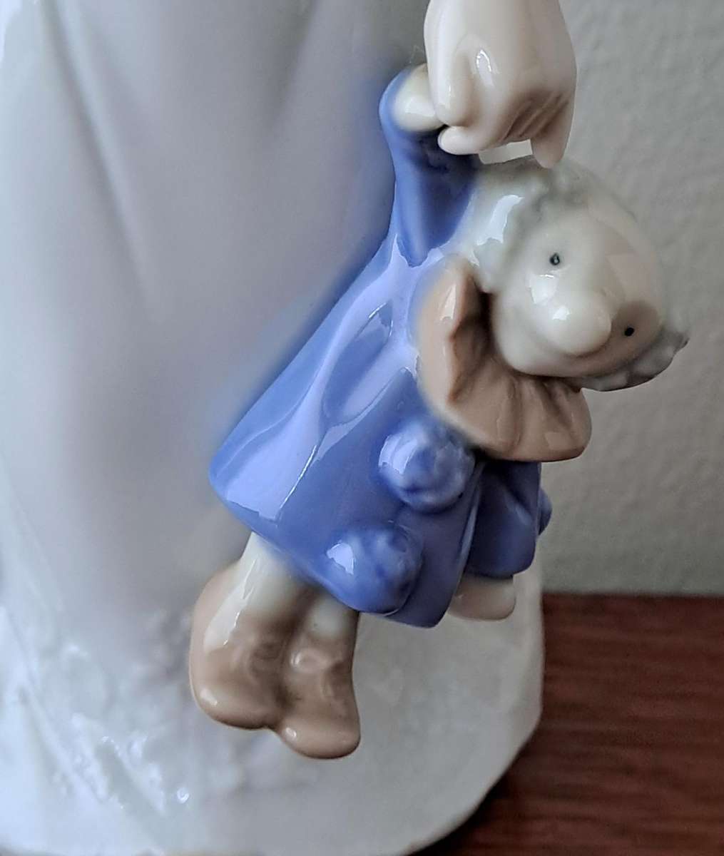 NAO by Lladro Bedtime