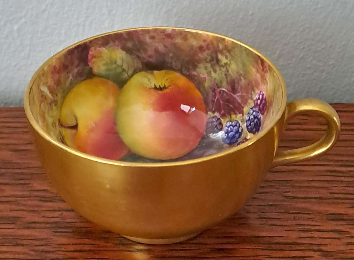 Royal Worcester Gilded Cup - Signed by Reginald Austin