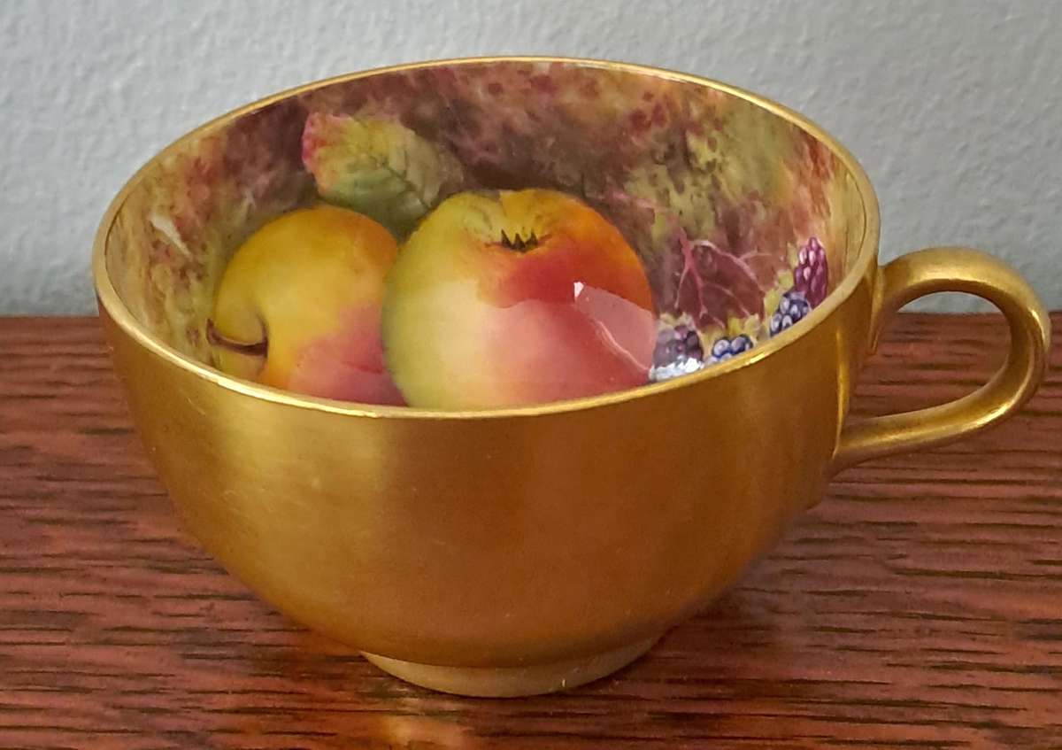 Royal Worcester Gilded Cup - Signed by Reginald Austin
