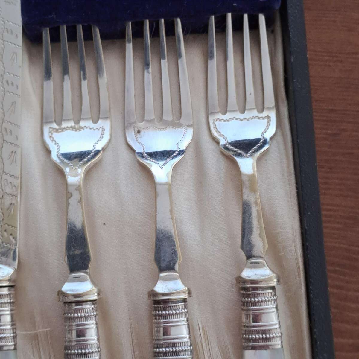 EPNS Mother of Pearl Handle Fish Set in Box