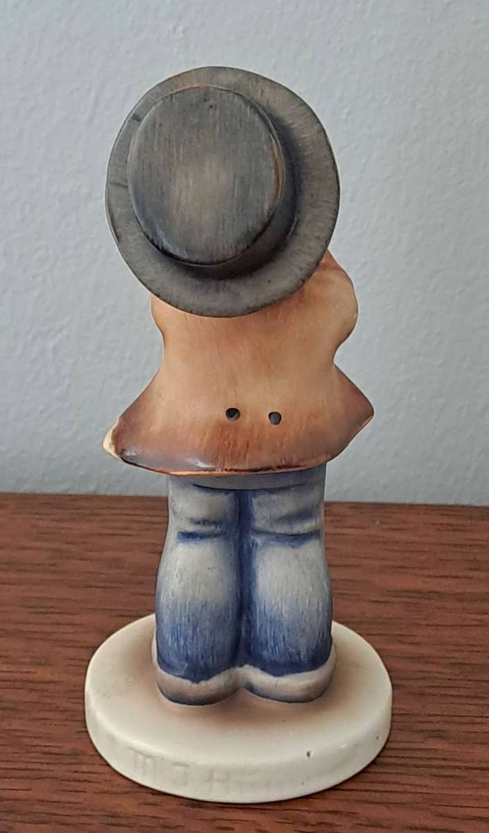 Hummel Figurine "Serenade' 85/10