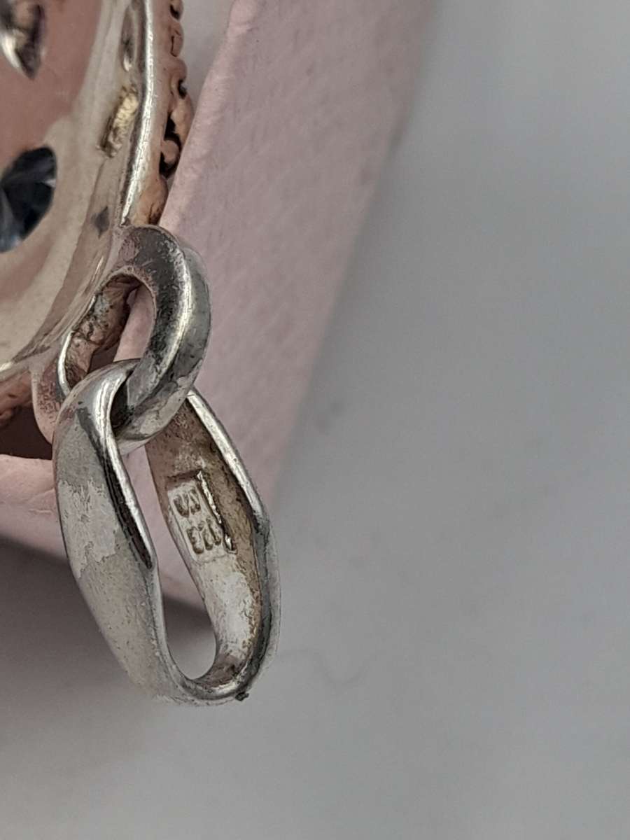 Sterling silver pendant length: 35mm width: 27mm