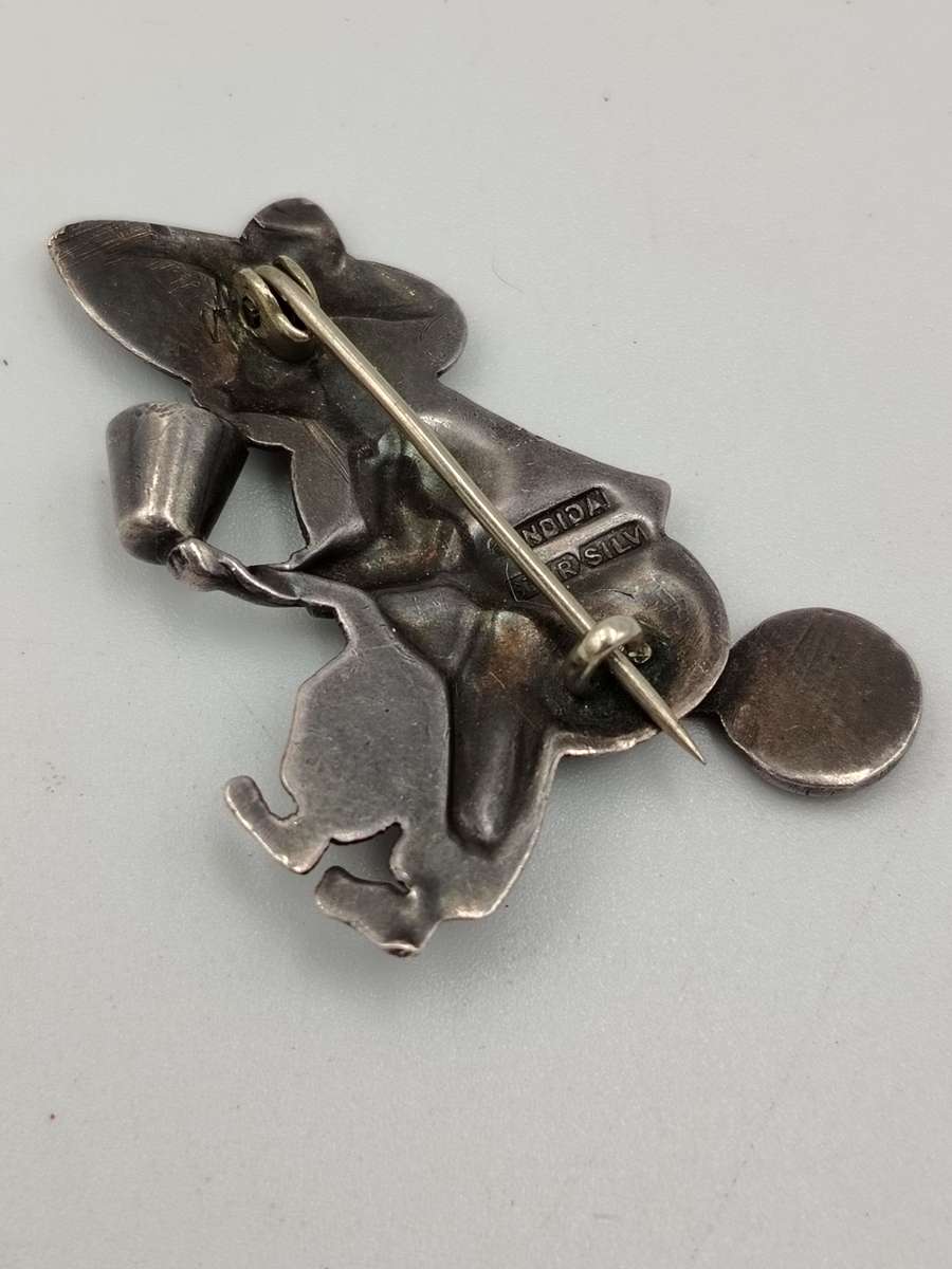 Sterling silver brooch 37mm by 24mm