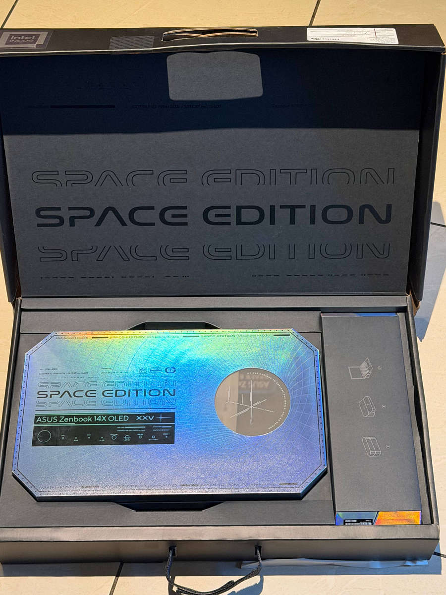 Asus Zenbook 14X OLED Space Edition UX5401ZAS ***MINT CONDITION***