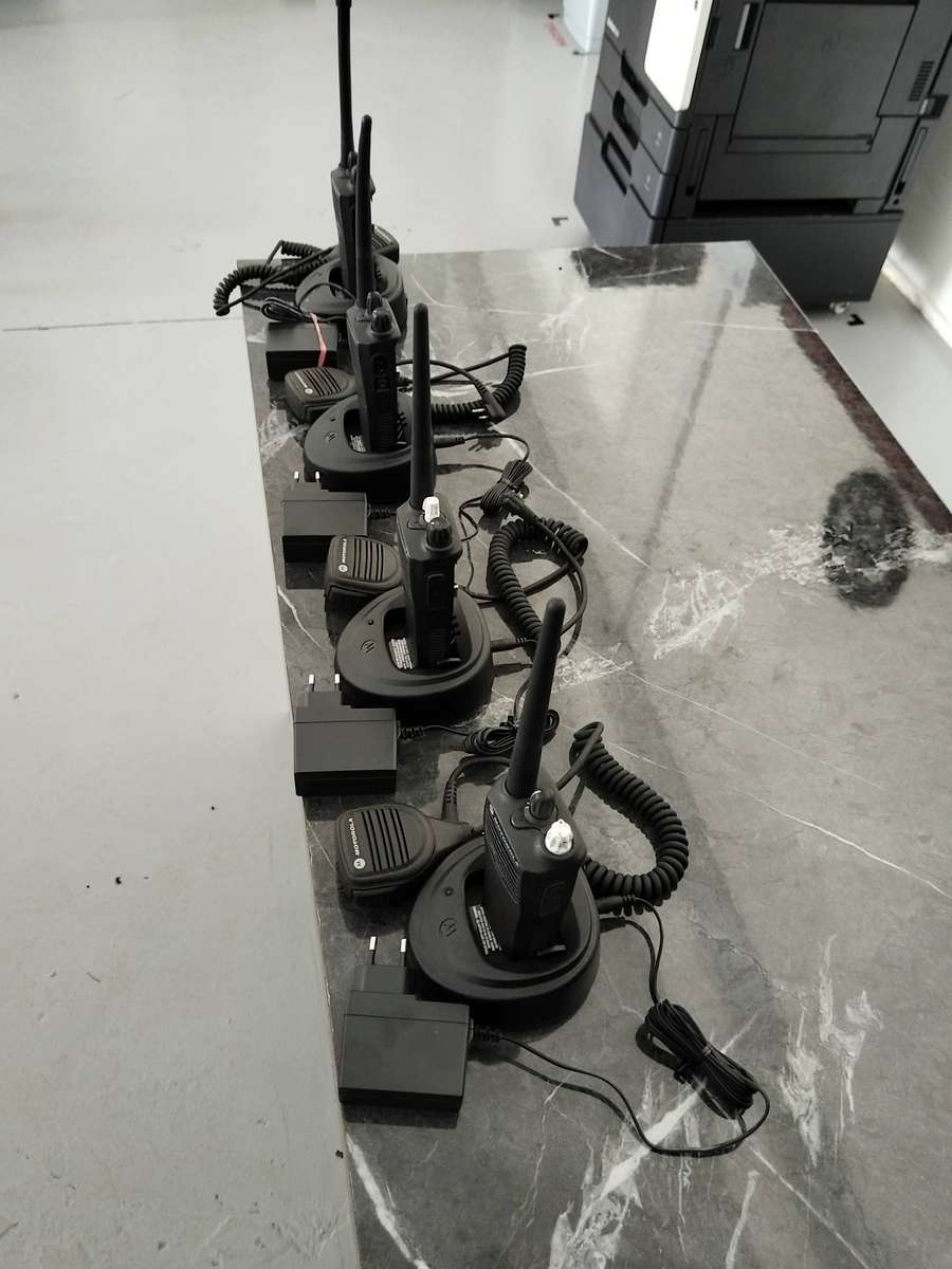 MOTOROLA CP 040 VHF TWO-WAY RADIO (NO BATTERIES) SET OF FOUR ( 4)