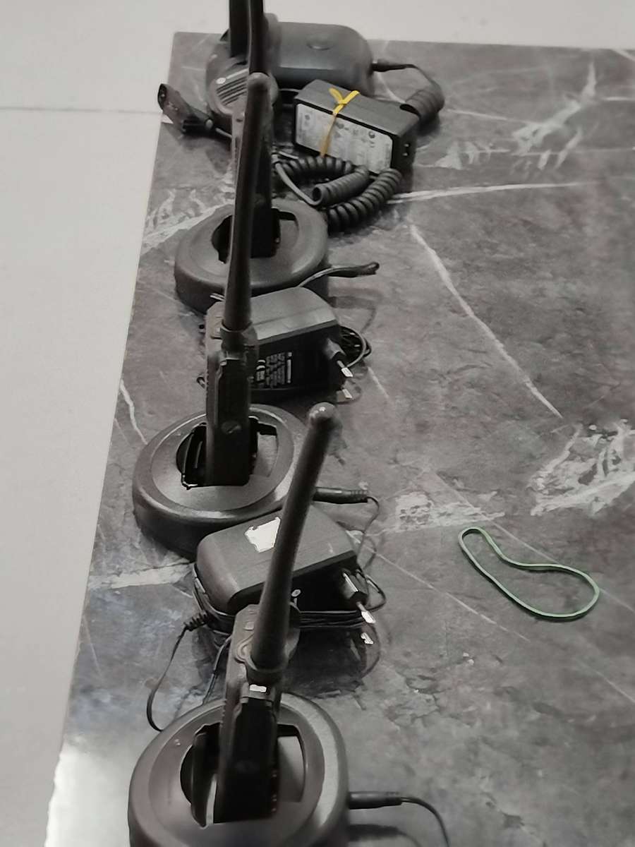 MOTOROLA DP 3400 VHF TWO-WAY RADIO (NO BATTERIES ) SET OF 4 RADIOS WITH CHARGERS