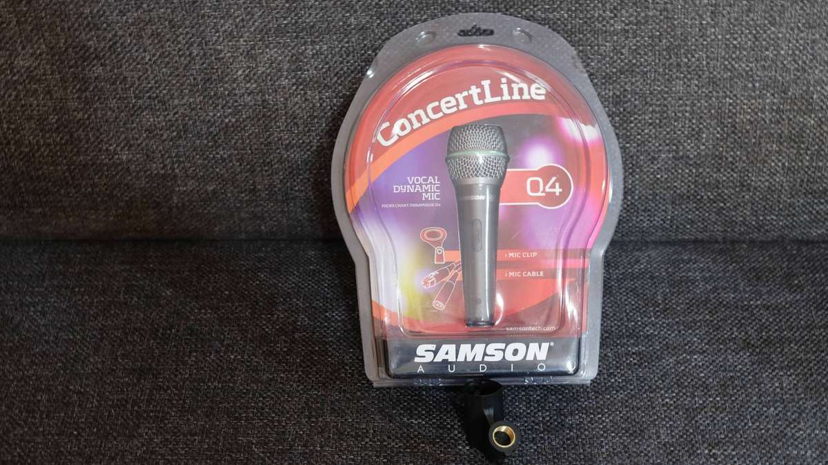 Samson ConcertLine Q4 Dynamic Vocal Microphone - Boxed + Spare Clip