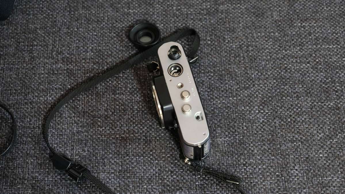 Yashica FX-7 Body  Working  New Seals  +2 Diopter  Free Shipping
