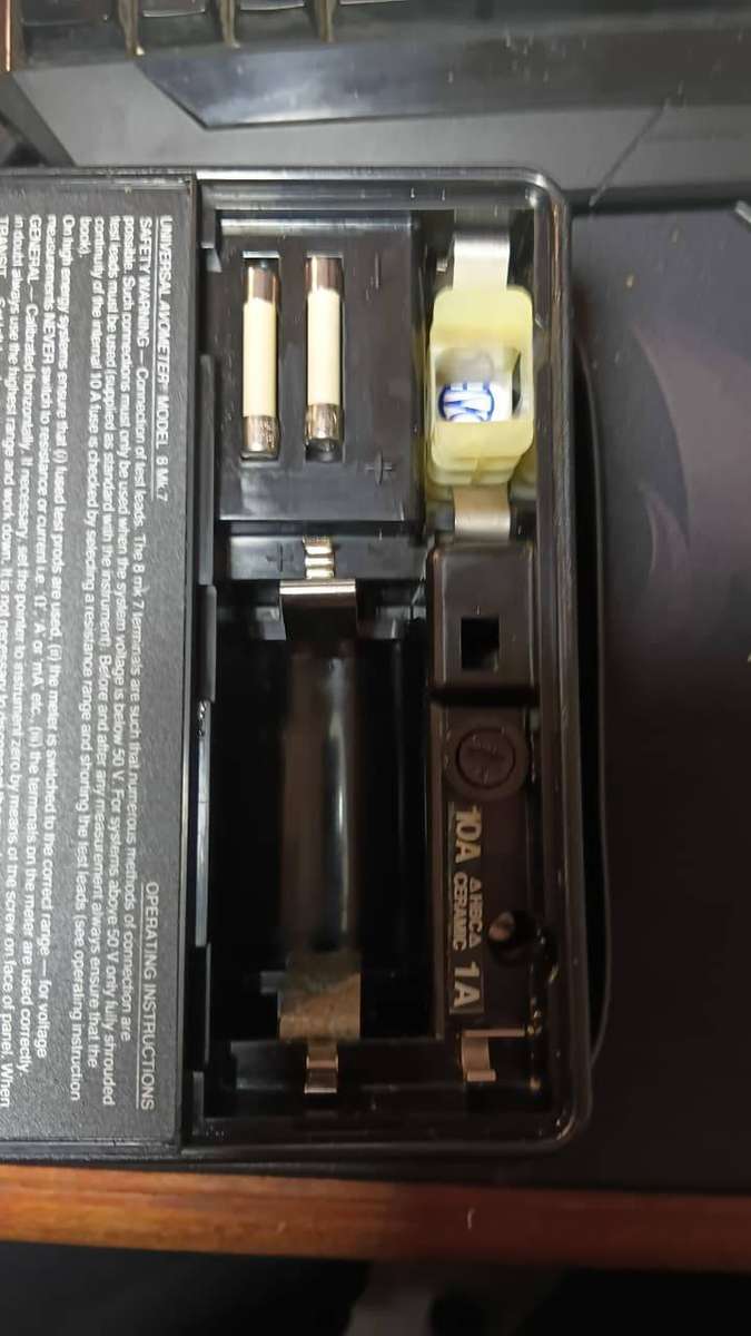 Vintage Avometer Eight Model 8 Mk.7 Analogue Multimeter (Working, Cased with Some Probes)
