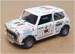 Mini Cooper Italian Job 2005 Classic Mini-Team 66 (with working lights)