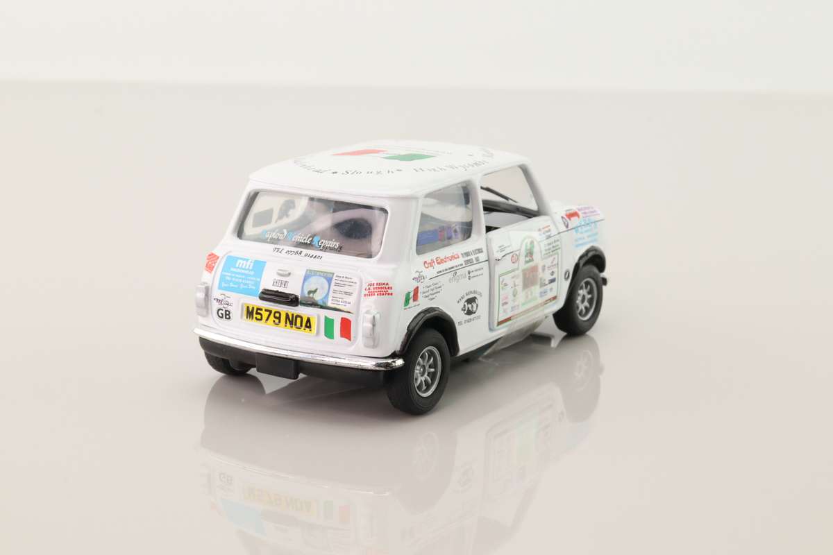 Mini Cooper Italian Job 2005 Classic Mini-Team 66 (with working lights)