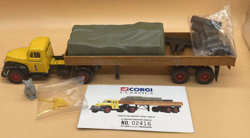 Richfield Diamond T620 Semi Flatbed Canvascover plus Oil Drums