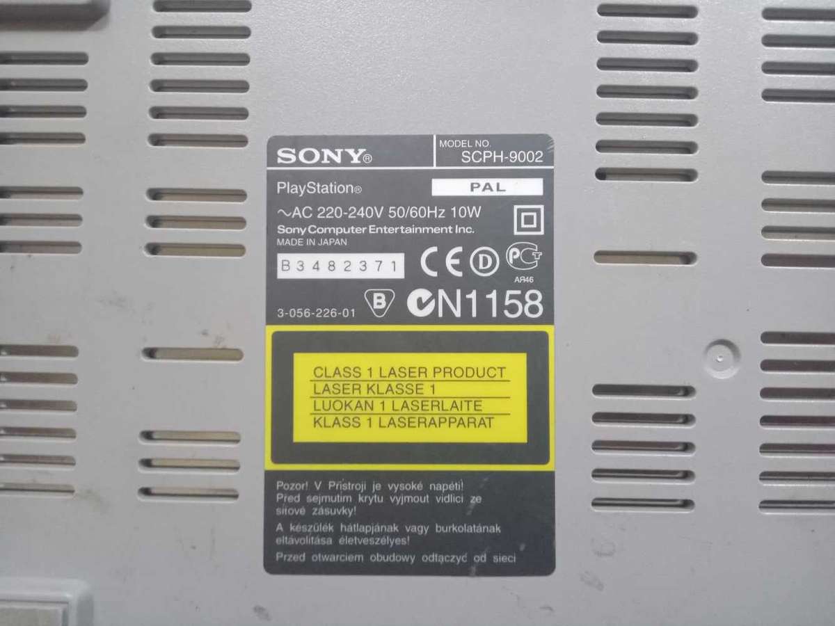 Playstation 1 console+remote+all cables