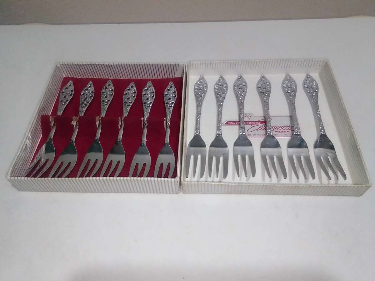 Vintage 2 x set's Elwezetta Dutch chrome plate Forks boxed. Wedding gift's that were stored.