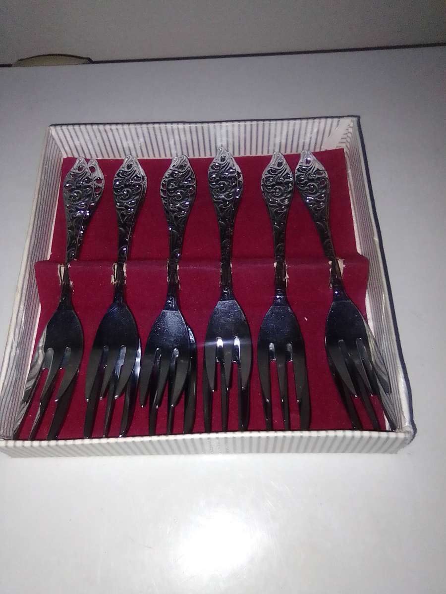 Vintage 2 x set's Elwezetta Dutch chrome plate Forks boxed. Wedding gift's that were stored.