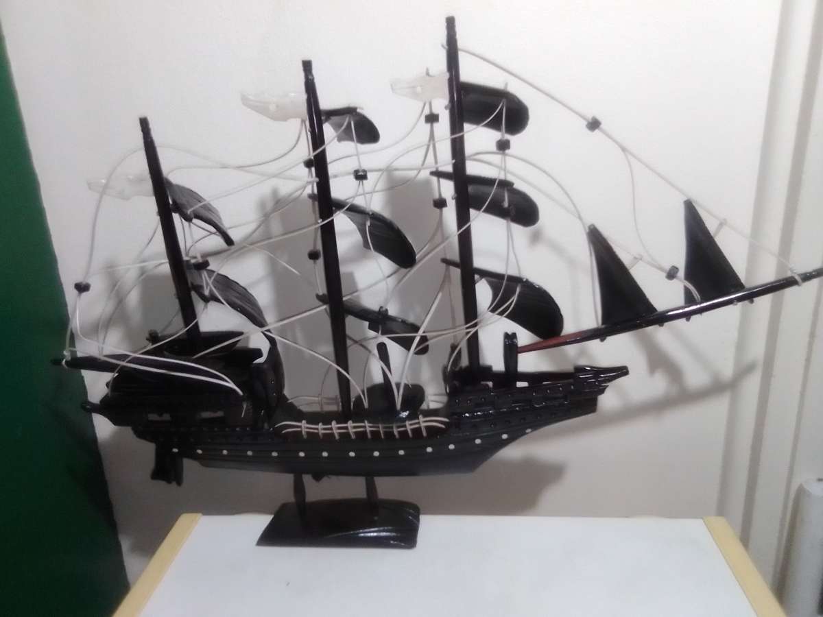 Pirates of Caribbean large Tall Ship Model of "The Black Pearl" mounted and in solid wood.