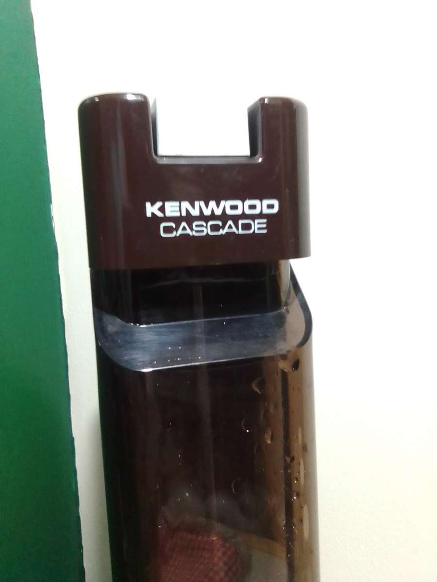 Wow a awesome working Kenwood Cascade Soda Stream with Gas & cover + 6 bottles