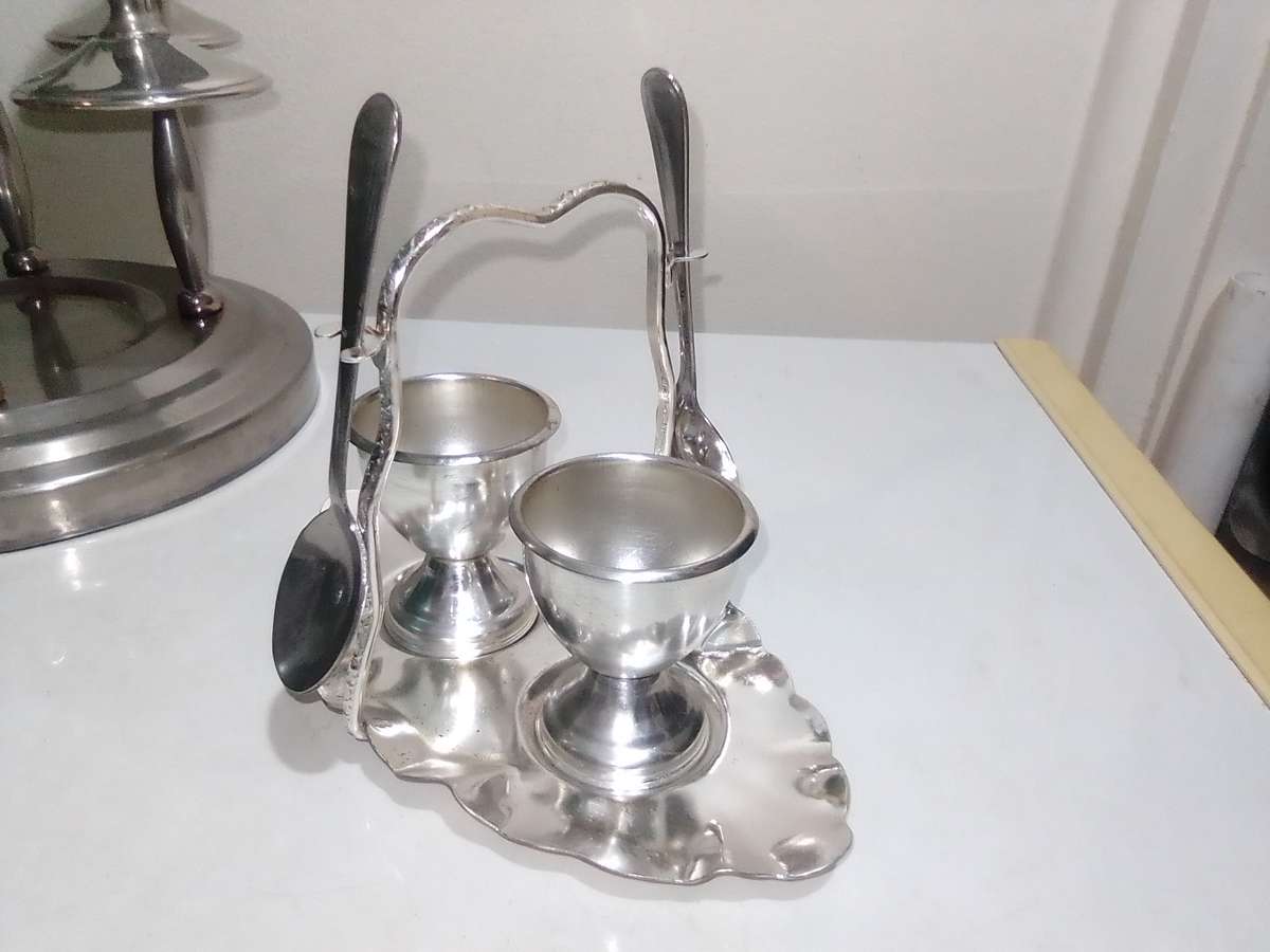 Wow Made in England 2 egg holder set with cups and teaspoons.