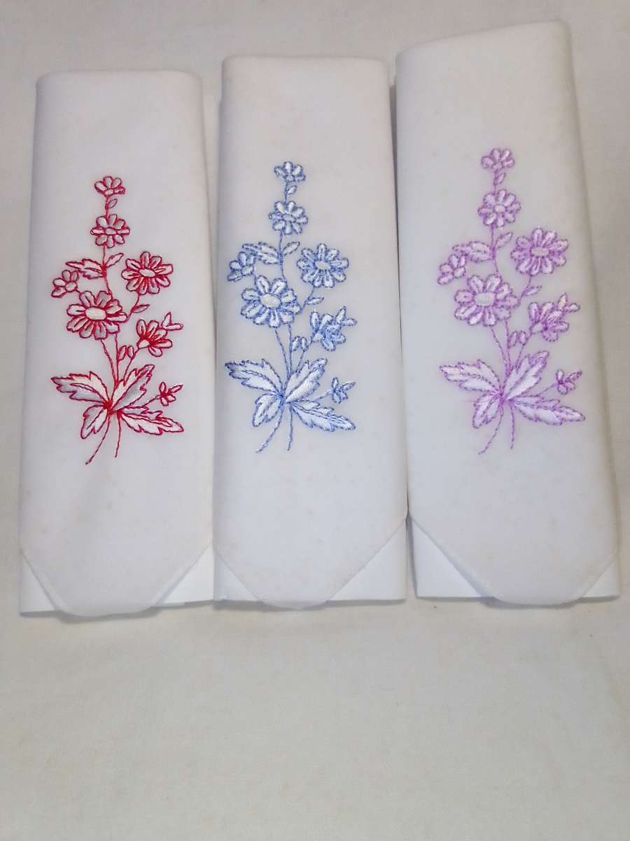 Vintage genuine 100% cotton Ladies 3 Handkerchiefs embroidered original box.